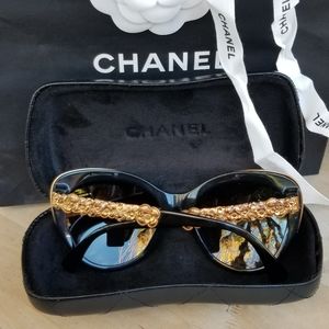 🛑SOLD🛑Chanel blooming bijou polarized sunglasses